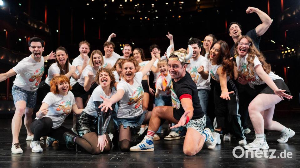 Der Cast steht: Im Januar feiert das Musical Premiere. Bild: Rolf Vennenbernd/dpa