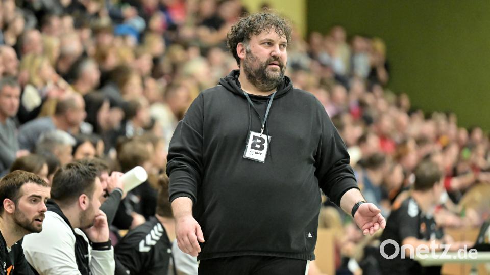Christof Heiduk, Trainer der HG Amberg, stellt sich vor dem brisantesten Handballderby der Region den Fragen von Oberpfalz-Medien. Archivbild: Hubert Ziegler