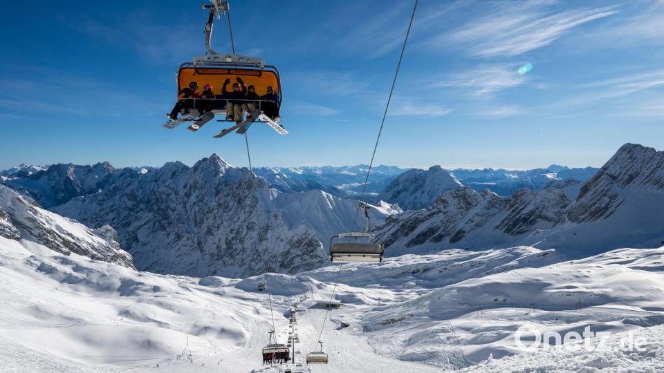 An der Zugspitze beginnt die Skisaison. Bild: Peter Kneffel/dpa