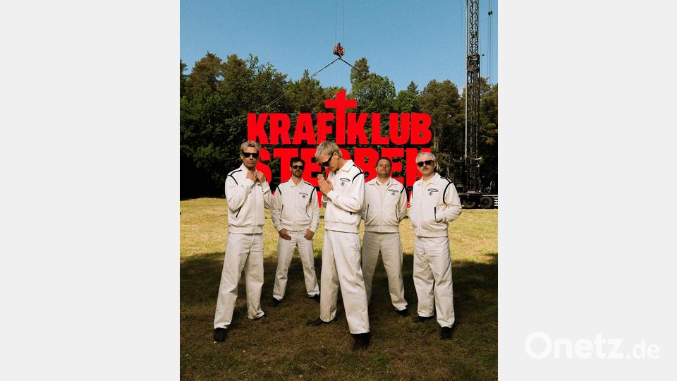 Am 28. November erscheint das neue Kraftklub-Album „Sterben in Karl-Marx-Stadt“ (Handout-Foto) Bild: Philipp Gladsome/Check your Head GbR/dpa