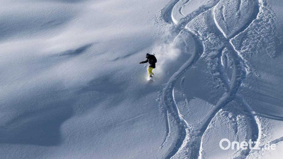 Frischer Neuschnee sorgt für beste Bedingungen. Bild: Peter Kneffel/dpa