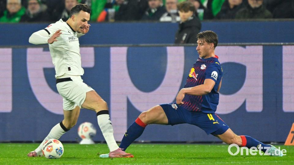 Kein Durchkommen für Gladbachs Tabakovic. Bild: Ulrich Hufnagel/dpa