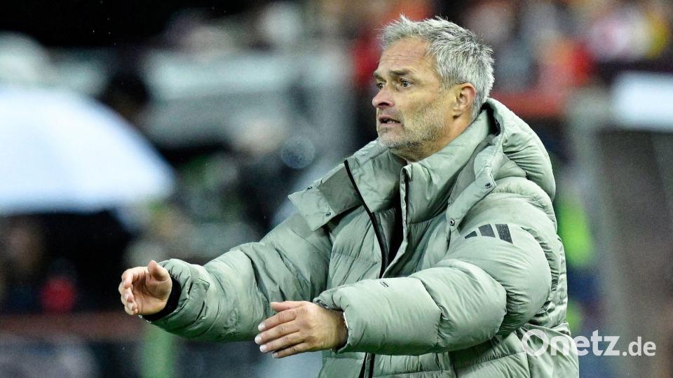 Bundestrainer Christian Wück verzweifelte an der deutschen Chancenverwertung. Bild: Uwe Anspach/dpa