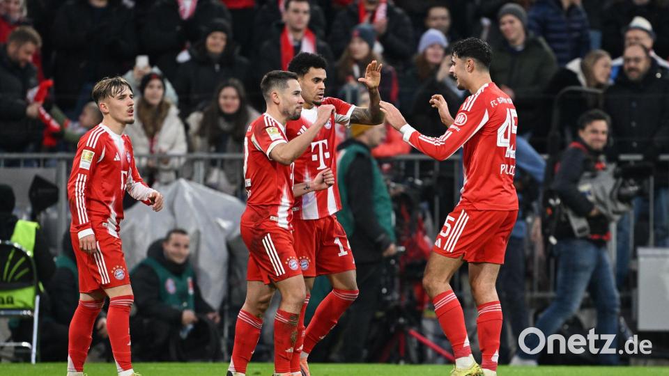 Am Ende konnten die Münchner um Luis Díaz (2.v.r.) doch jubeln. Bild: Sven Hoppe/dpa