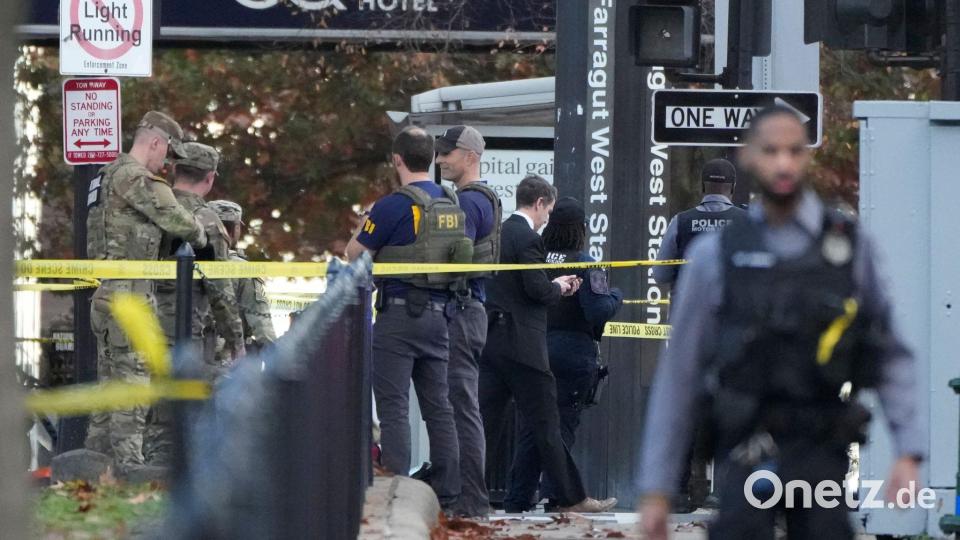 Zwei Nationalgardisten wurden am Mittwoch angeschossen - eine Soldatin ist laut US-Präsident Trump inzwischen gestorben. (Archivbild) Bild: Mark Schiefelbein/AP/dpa