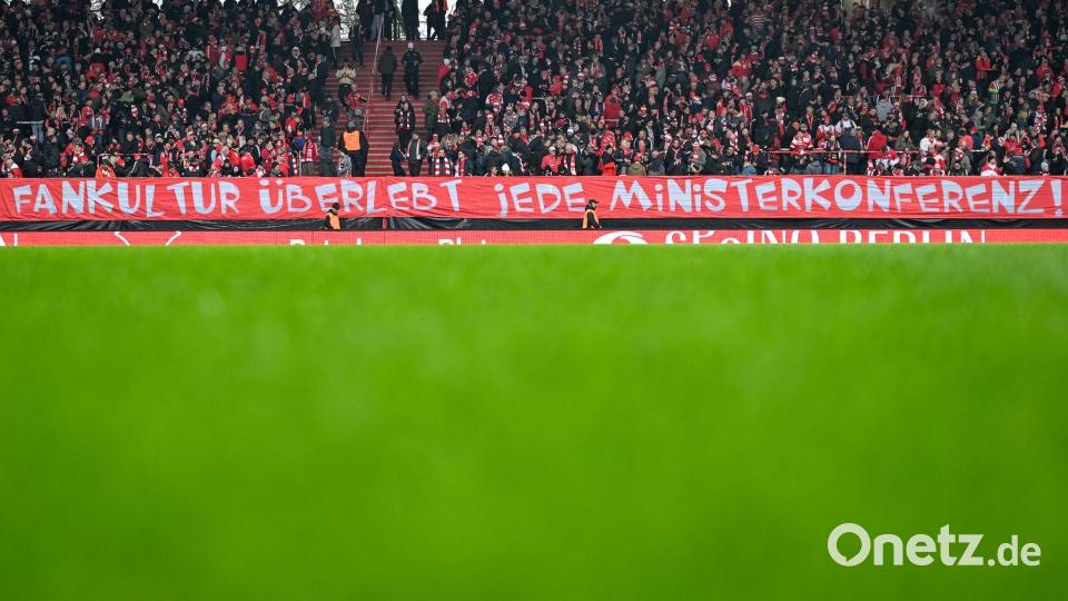 Trotzig: die Fans des 1. FC Union Berlin. Bild: Soeren Stache/dpa
