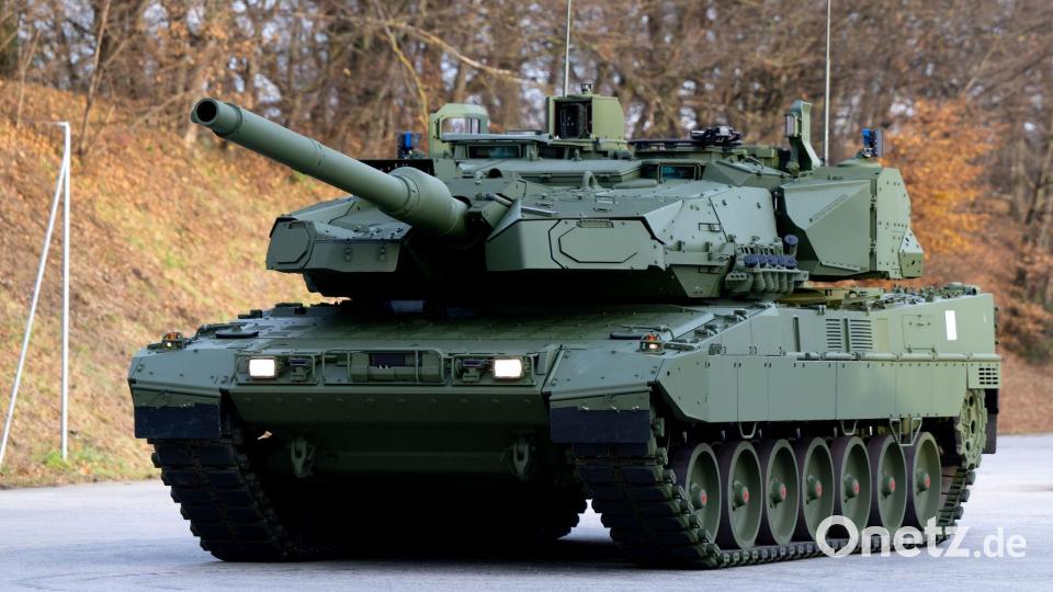 Der Leopard 2 A8 bei der ersten öffentlichen Präsentation Ende November (Archiv) Bild: Sven Hoppe/dpa