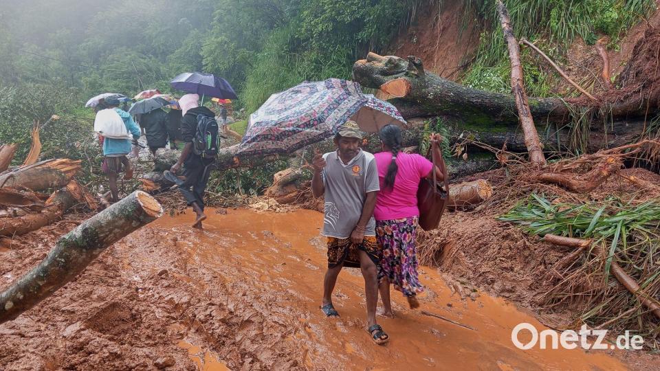 Viele Regionen kämpfen mit Erdrutschen. Bild: Lakshmen Neelawathura/AP/dpa