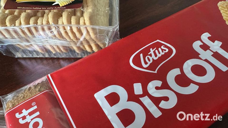 Eine Packung Karamellkekse und eine Packung Spekulatius. Was ist der Unterschied? Das ist hier die Frage. (Archivbild) Bild: Gregor Tholl/dpa