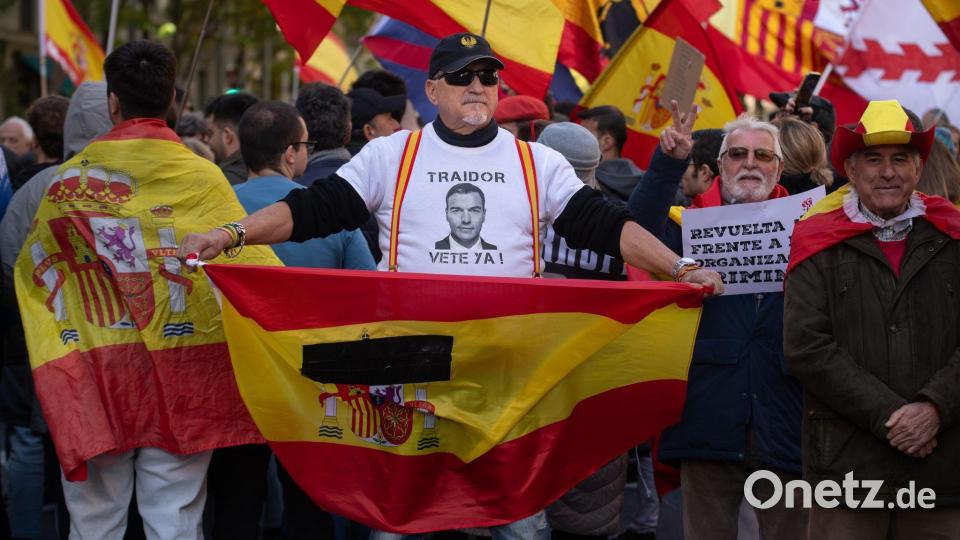 Eine ähnlich große Demo gegen Sánchez hatte es zuletzt im Juni gegeben. Bild: Fernando Sánchez/EUROPA PRESS/dpa
