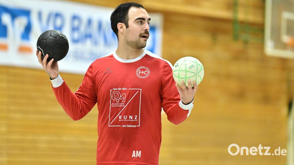 Szenen aus dem Handball-Derby zwischen dem HC Sulzbach und der HG Amberg. Bild: Hubert Ziegler