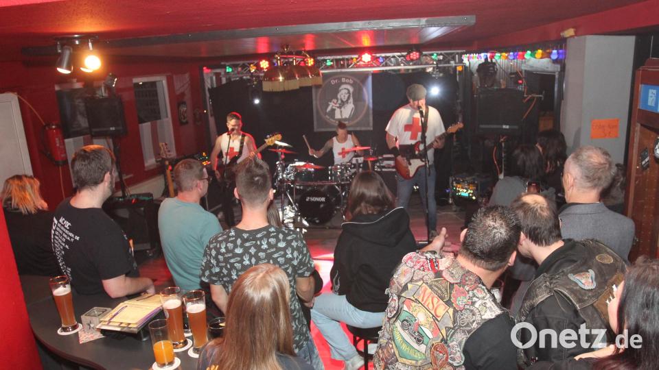 Christian Schmucker, Tobias Bauer und Johannes Hochwart (von rechts) begeistern das Publikum. Bild: pi