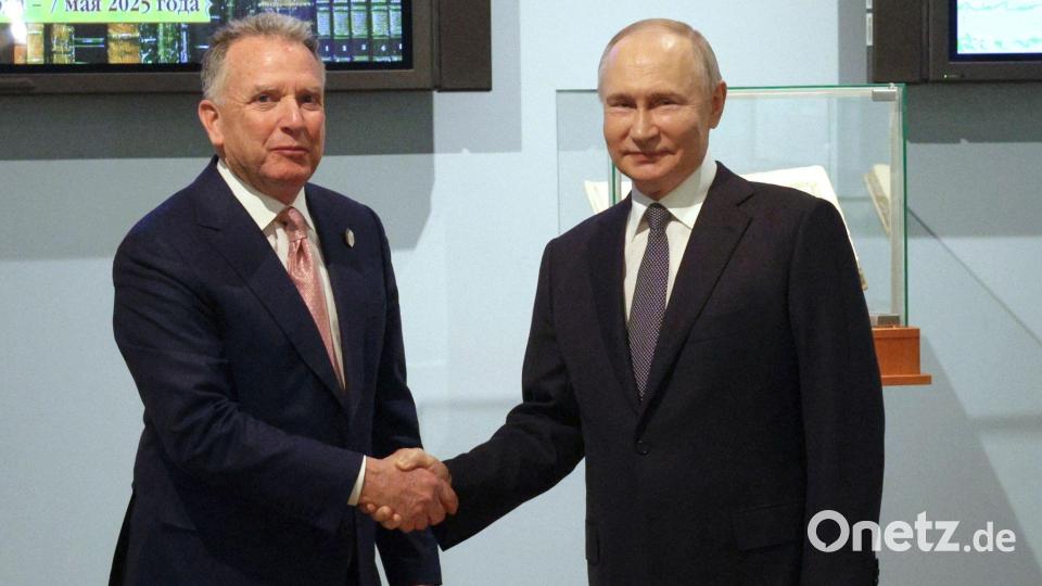 Kremlchef Putin (r.) und der US-Beauftragte Witkoff haben sich mehrfach getroffen. (Archivbild) Bild: Gavriil Grigorov/Pool Sputnik Kremlin/AP/dpa