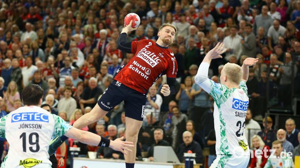 Simon Pytlick (M.) ist einer der besten Handballer der Welt. (Archivbild) Bild: Michael Hundt/dpa