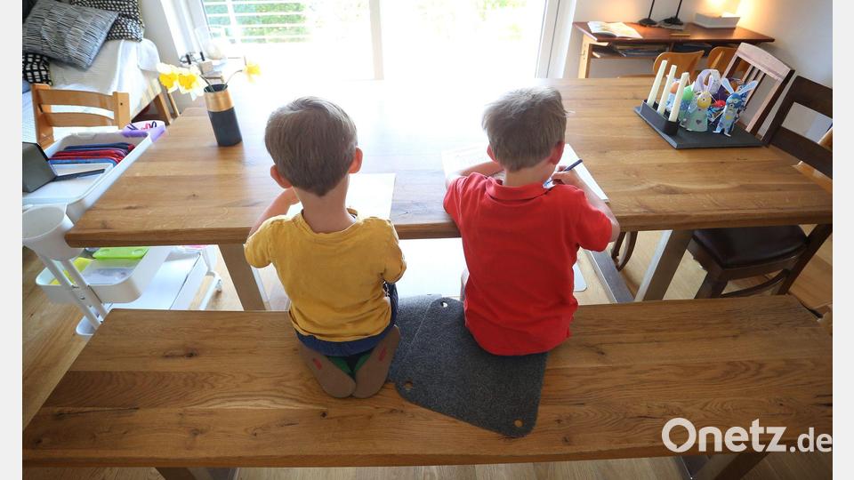Mit dem Jahreswechsel ändern sich die Bedarfssätze für Trennungskinder. (Symbolbild) Bild: Karl-Josef Hildenbrand/dpa