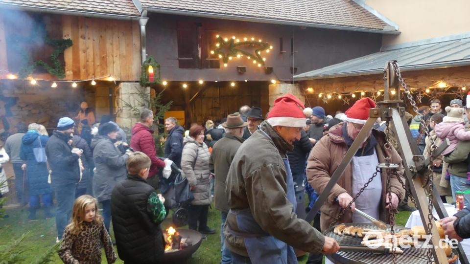 Der Hof des Taubnschusters war beim Adventsmarkt gut gefüllt. Bild: rn