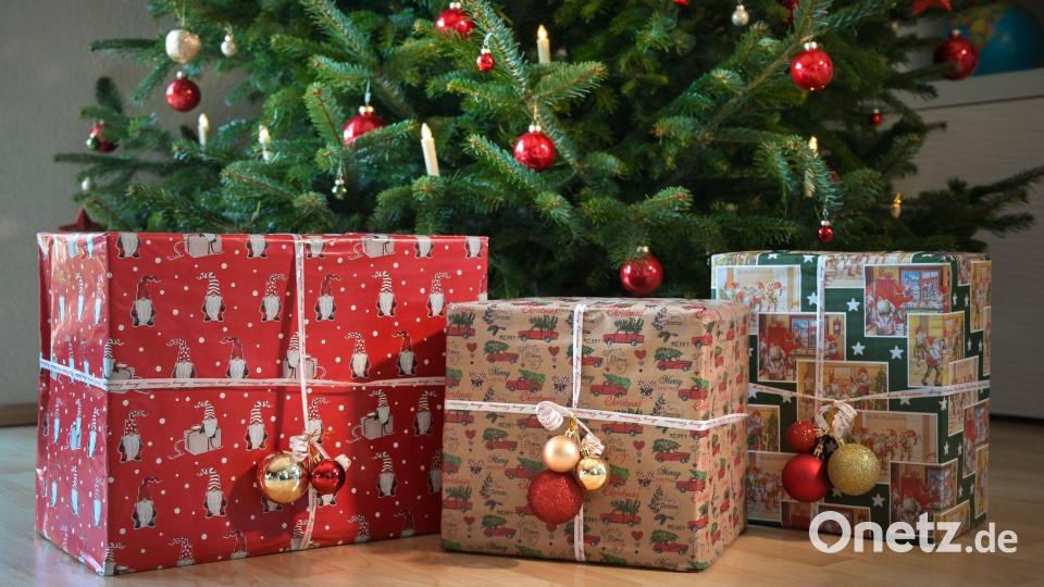 Laut einer Umfrage wollen 28 Prozent der Verbraucher Spielzeug als Weihnachtsgeschenk kaufen. (Archivbild) Bild: Heiko Rebsch/dpa