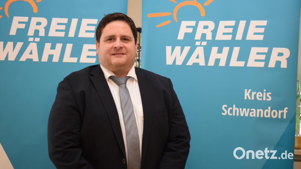 Florian Reger wurde in der Aufstellungsversammlung der Freie Wählergemeinschaft Pfreimd zum Bürgermeisterkandidaten nominiert. Bild: bnr