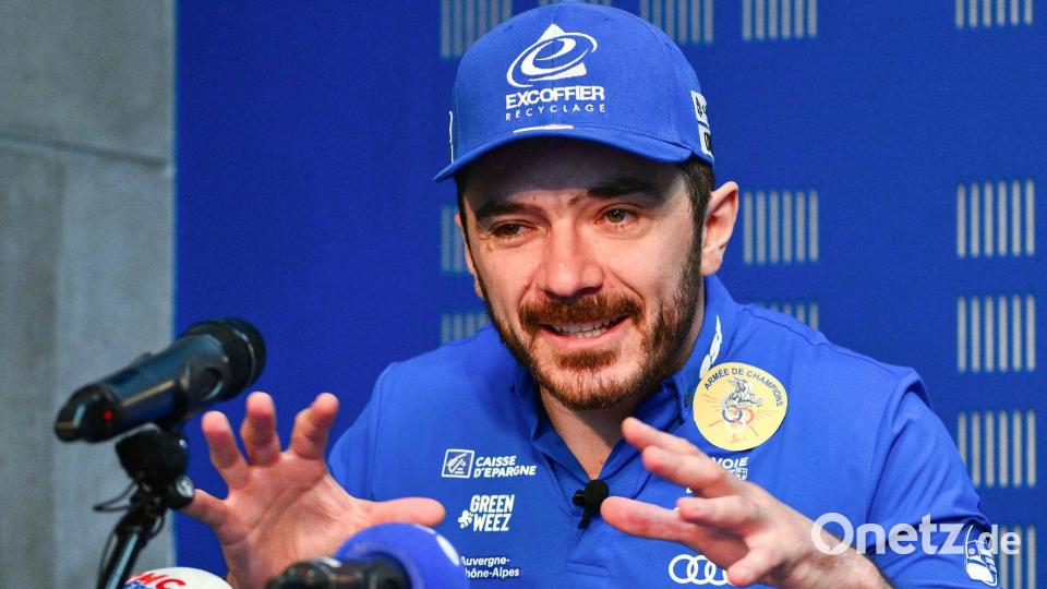 Cyprien Sarrazin spricht bei einer Pressekonferenz über seinen Unfall von Bormio. (Archivbild) Bild: Christophe Simon/AFP/dpa