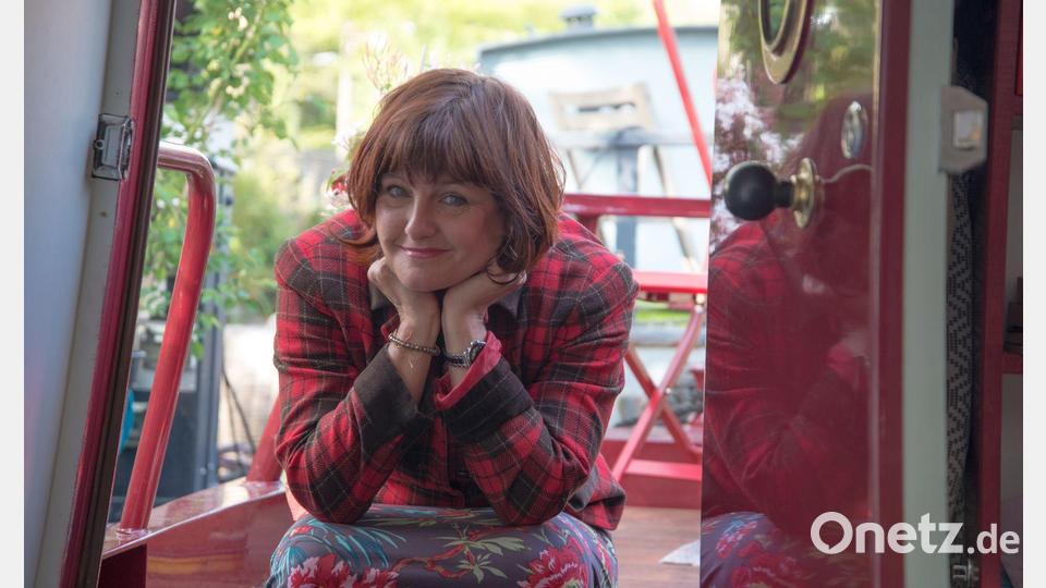 Ihr schillernder Stil brachte Farbe ins graue Westminster: Annette Dittert. (Handout) Bild: Paulo Ricca/Annette Dittert/dpa