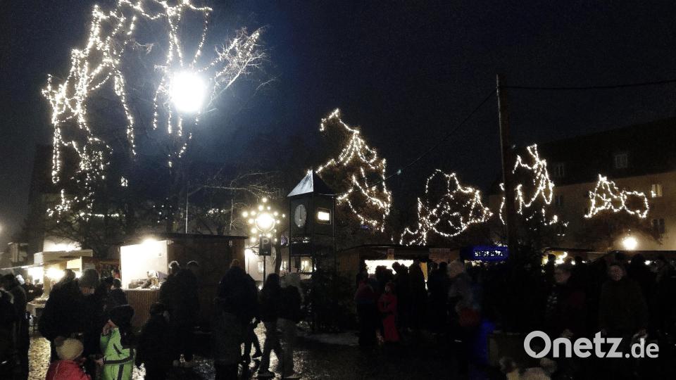 Viele Lichter sorgten für eine vorweihnachtliche Atmosphäre. Bild: wro