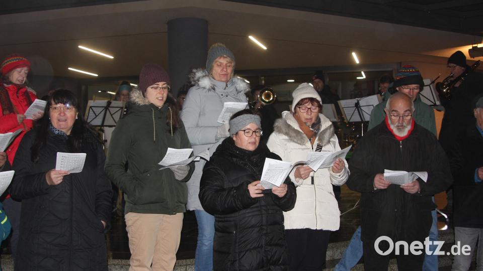 Advents- und Weihnachtslieder steuerte der Mitterteicher Posaunenchor bei. Bild: wro