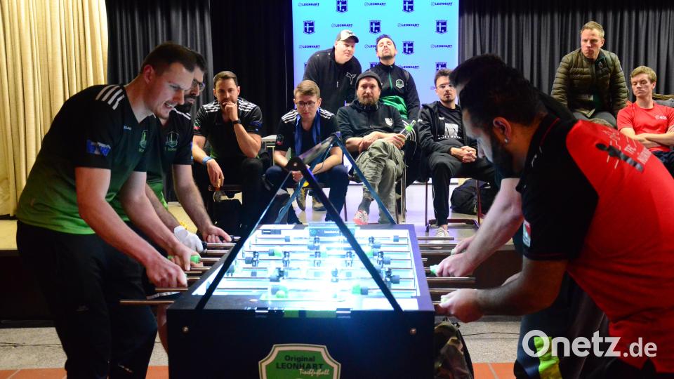 Die späteren bayerischen Meister im Herren-Doppel, Thomas Schneyer und Moritz Schneider (links), im Halbfinale gegen die späteren Drittplatzierten Sahin Topbas und Georg Sedlmeier (TFC Nürnberg/SC Augsburg). Bild: Kunz
