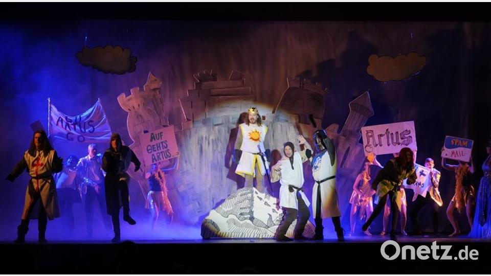 König Artus und die Ritter der Tafelrunde suchen den Heiligen Gral. Bild: Florian Wein/OVIGO Theater