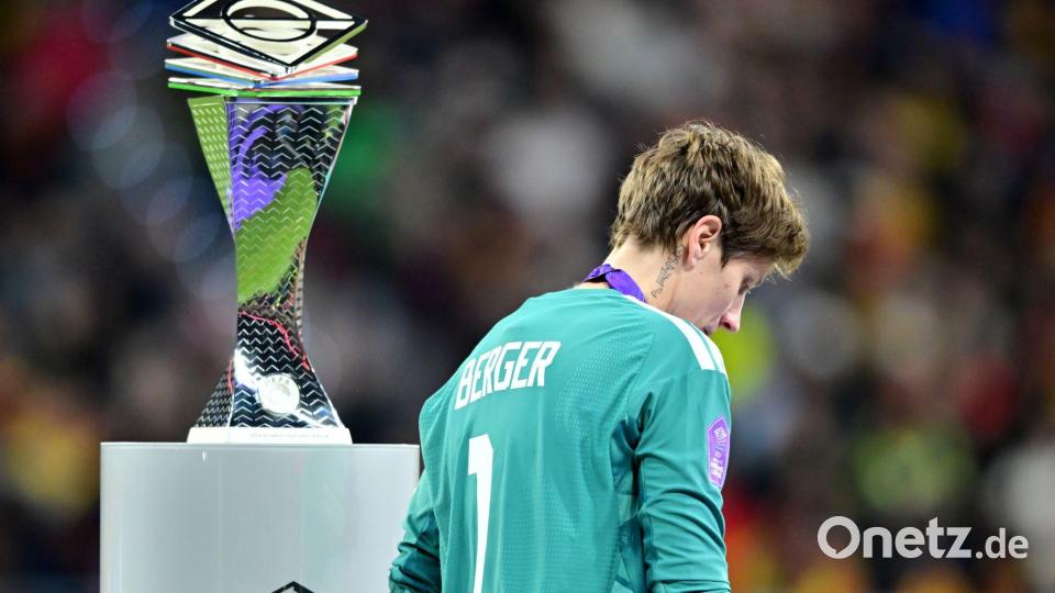 Die Entscheidung naht, ob es in der Nationalelf mit Torhüterin Berger weitergeht. Bild: Sebastian Christoph Gollnow/dpa