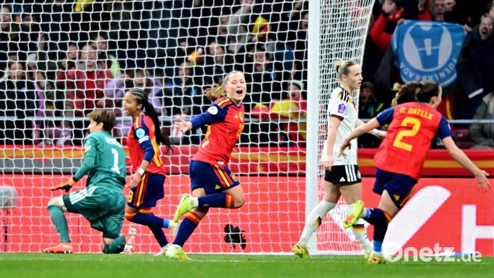 Klare Verhältnisse in Madrid: Doppeltorschützin Pina darf jubeln, Torhüterin Berger ist geschlagen. Bild: Sebastian Christoph Gollnow/dpa