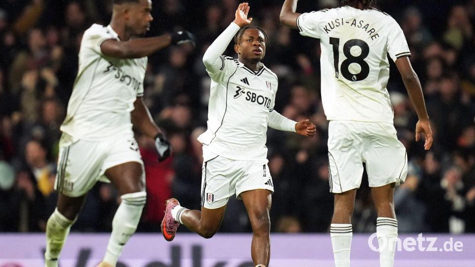 Der FC Fulham holte nach einer spektakulären Aufholjagd gegen Manchester City fast noch einen 1:5-Rückstand auf. Bild: Kirsty Wigglesworth/AP/dpa