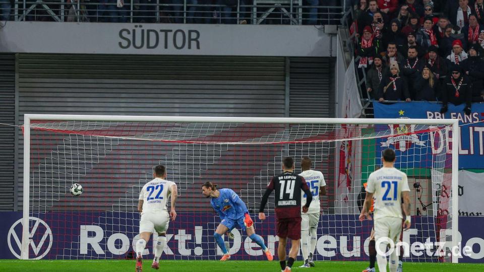 Silas Gnaka (1. FC Magdeburg) trifft per Elfmeter zum 0:1 Bild: Jan Woitas/dpa