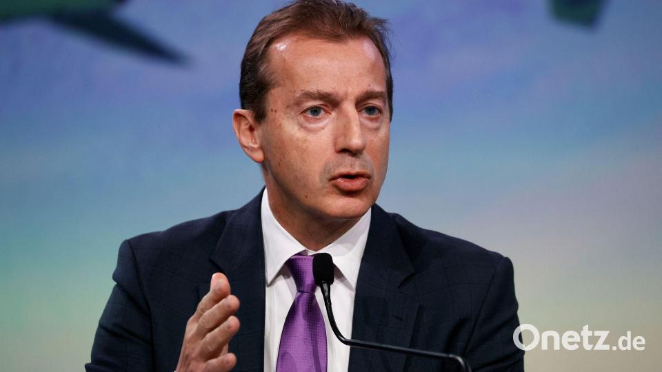 Airbus-Chef Faury entschuldigt sich. (Archivbild) Bild: Fred Scheiber/AP/dpa