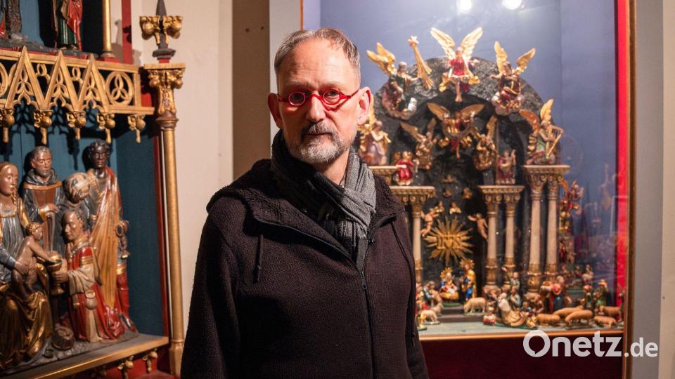 Erk Baumann gründete das Bamberger Krippenmuseum im Jahr 2001 und ist gleichzeitig Museumsleiter, Restaurator und Kurator. (Archivbild) Bild: Daniel Vogl/dpa