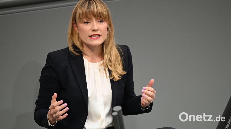 Die Linken-Abgeordnete Clara Bünger warnt davor, die Frage zu ignorieren. (Archivbild) Bild: Niklas Graeber/dpa
