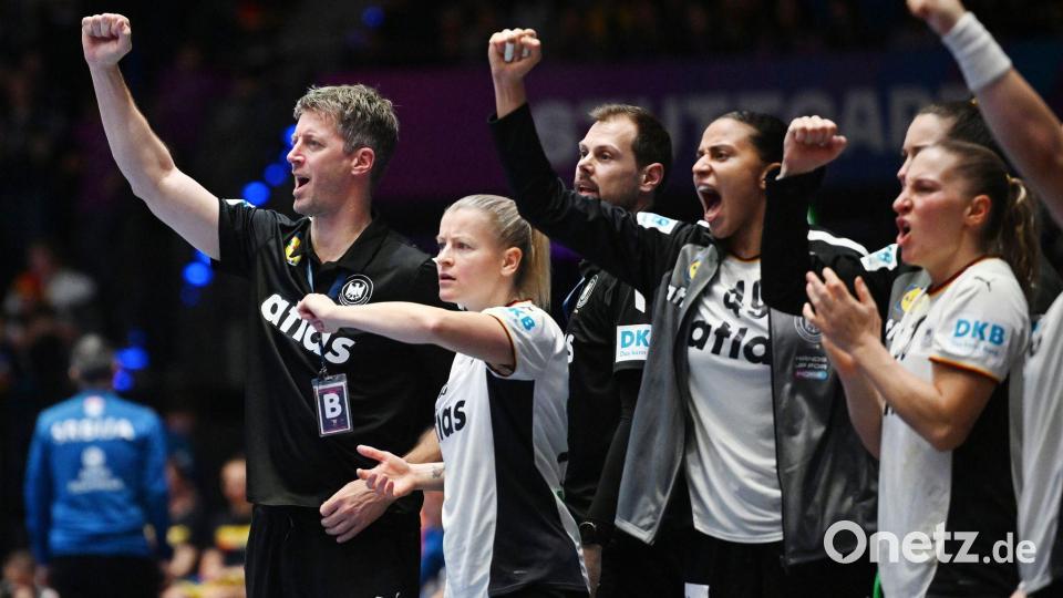 Bundestrainer Markus Gaugisch (l) lobt die Emotionalität seiner WM-Debütantin Aimée von Pereira. Bild: Marijan Murat/dpa