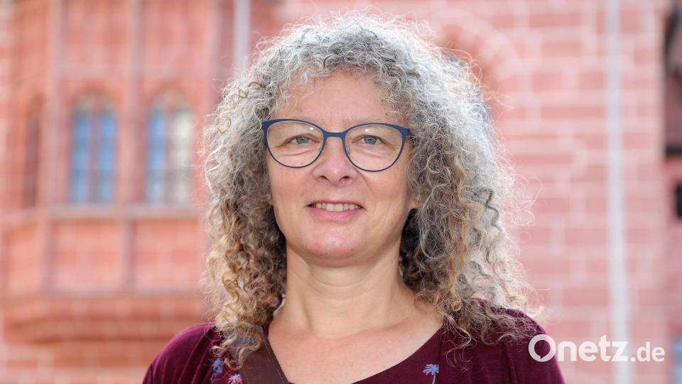 Yvonne Rösel (Grüne) ist der Ansicht, dass beim Klimaschutz in Sulzbach-Rosenberg noch mehr getan werden könnte. Hitzeschutz, Dach- und Fassadenbegrünung, PV-Anlagen – solche Projekte will sie mit einer Klimarelevanzprüfung stärken. Archivbild: Wolfgang Steinbacher