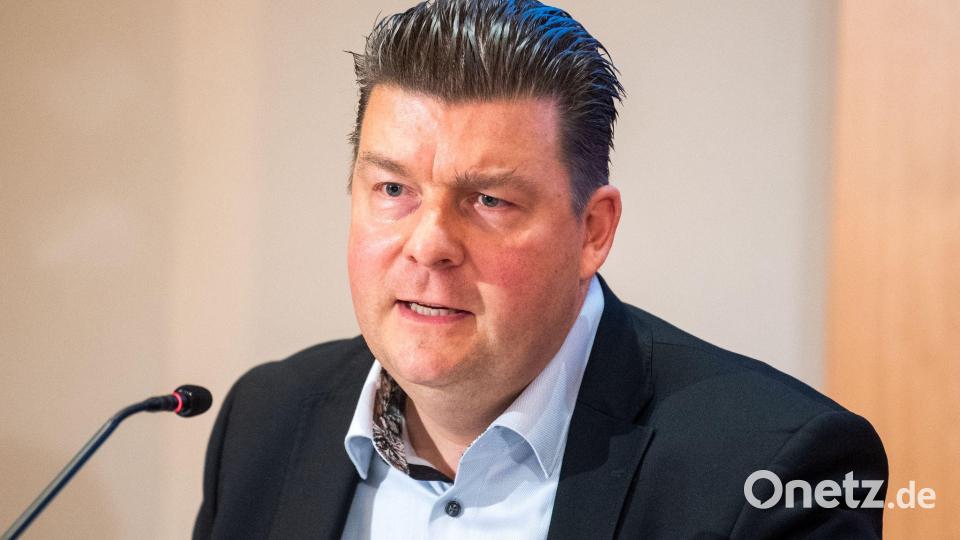 Länder-Verhandlungsführer Andreas Dressel (SPD): „Astronomische Forderungen.“ (Archivfoto) Bild: Daniel Bockwoldt/dpa