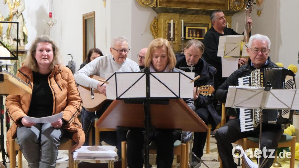 Mit ihren musikalischen Vorträgen begeisterte die Sitzweilgruppe aus Miesbrunn unter Leitung von Karl Putzer. Bild: Fred Lehner