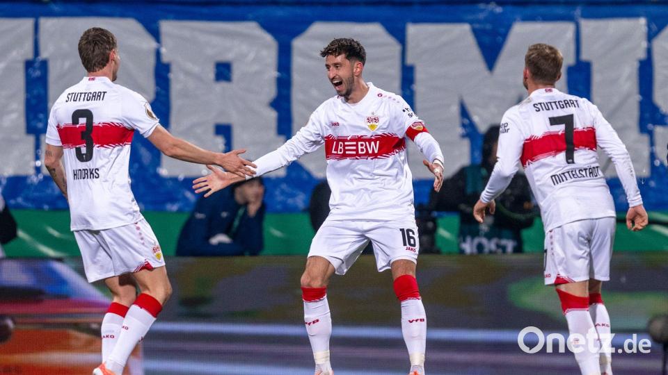 Der VfB feiert die 1:0-Führung in Bochum. Bild: David Inderlied/dpa