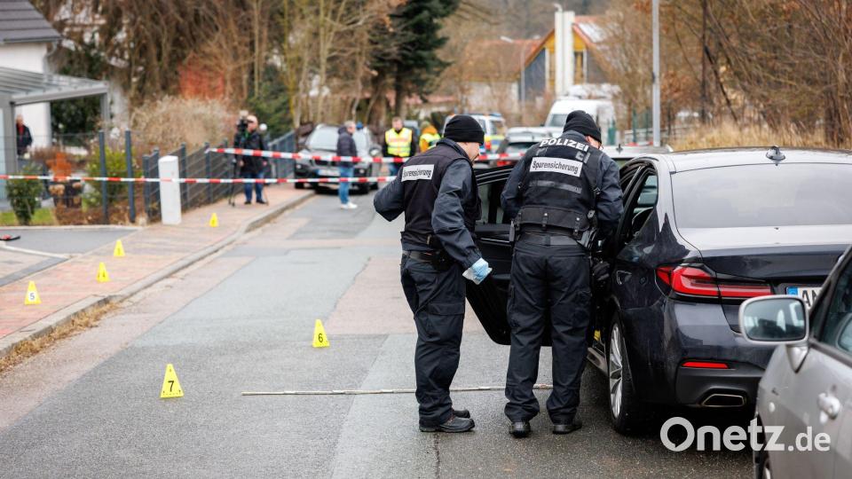 Es sei alles sehr schnell gegangenen, sagte das Opfer vor Gericht aus. Erst als der Täter weggelaufen sei, habe er das Blut bemerkt. (Archivbild) Bild: Daniel Karmann/dpa