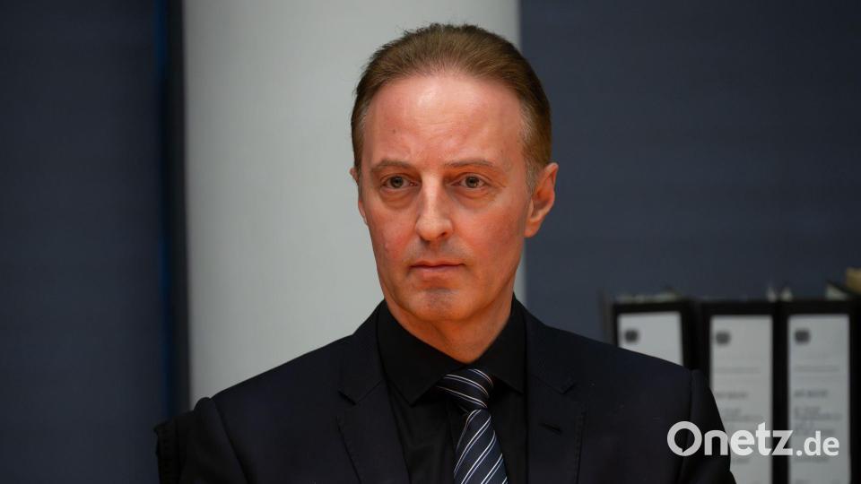 Der Ausschussvorsitzende hatte vorab eine Empfehlung erarbeiten lassen. Bild: Sebastian Christoph Gollnow/dpa