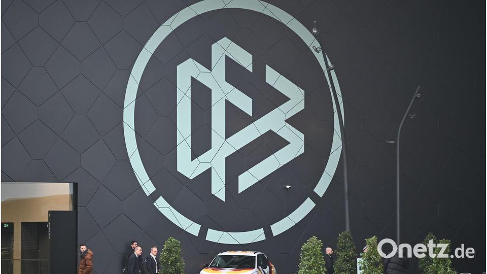 Der DFB ist bei der Gründung eines Ligaverbandes womöglich außen vor. (Archivbild) Bild: Arne Dedert/dpa