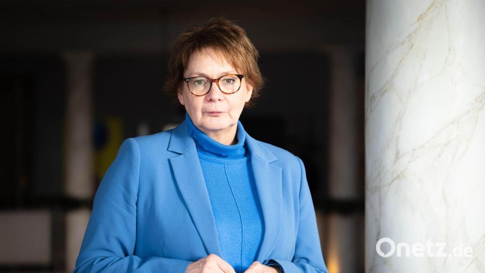 Daniela Behrens (SPD) fände die Einführung personalisierter Tickets für Fußballspiele gut. Bild: Sina Schuldt/dpa