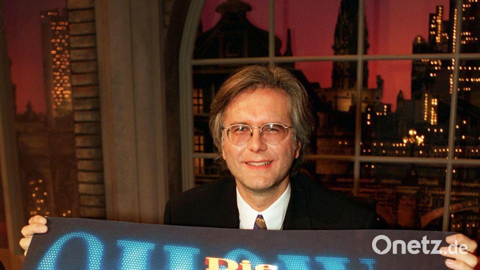 Schmidts Mischung aus Tabu-Brüchen und Bildungsbürger-Humor machte die Show zu einem TV-Fixpunkt. (Archivbild) Bild: Horst Ossinger/dpa