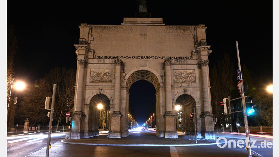 Vom Siegestor bis zur von-der-Tann-Straße ist eine rund 800 Meter lange Silvestermeile geplant. (Archivbild) Bild: Felix Hörhager/dpa