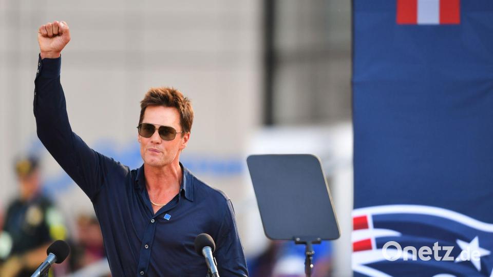 Tom Brady gehört zu den Losfeen bei der WM-Auslosung. (Archivbild) Bild: Charles Krupa/AP/dpa