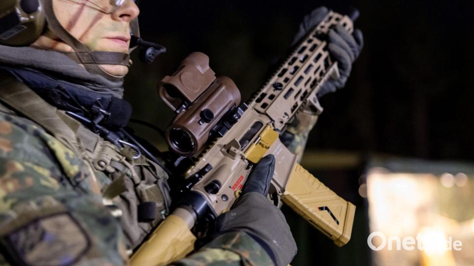 Bundeswehr erhält neues Sturmgewehr G95 Bild: Daniel Karmann/dpa