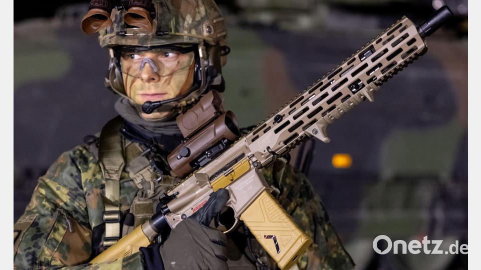 Bundeswehr erhält neues Sturmgewehr G95 Bild: Daniel Karmann/dpa