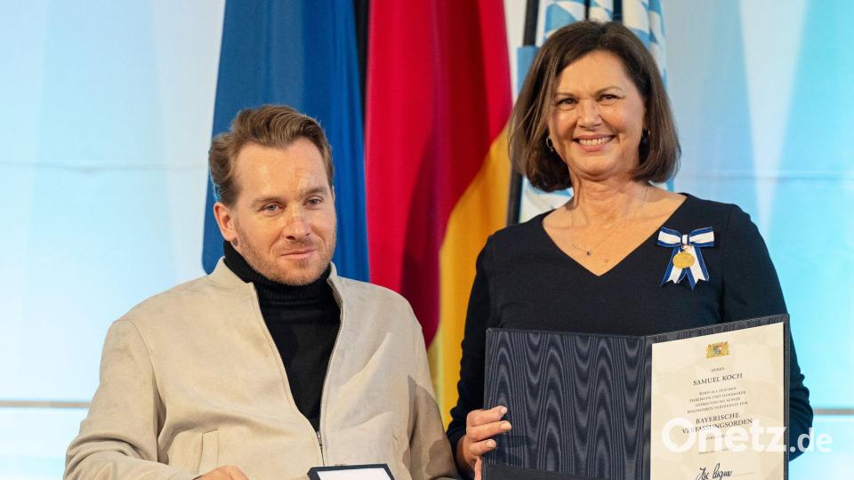 Autor und Schauspieler Samuel Koch wurde ebenfalls ausgezeichnet. Bild: Peter Kneffel/dpa